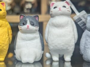 Gatos en dos patas
