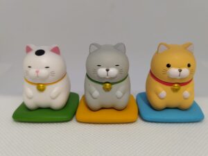 Gatos sentados